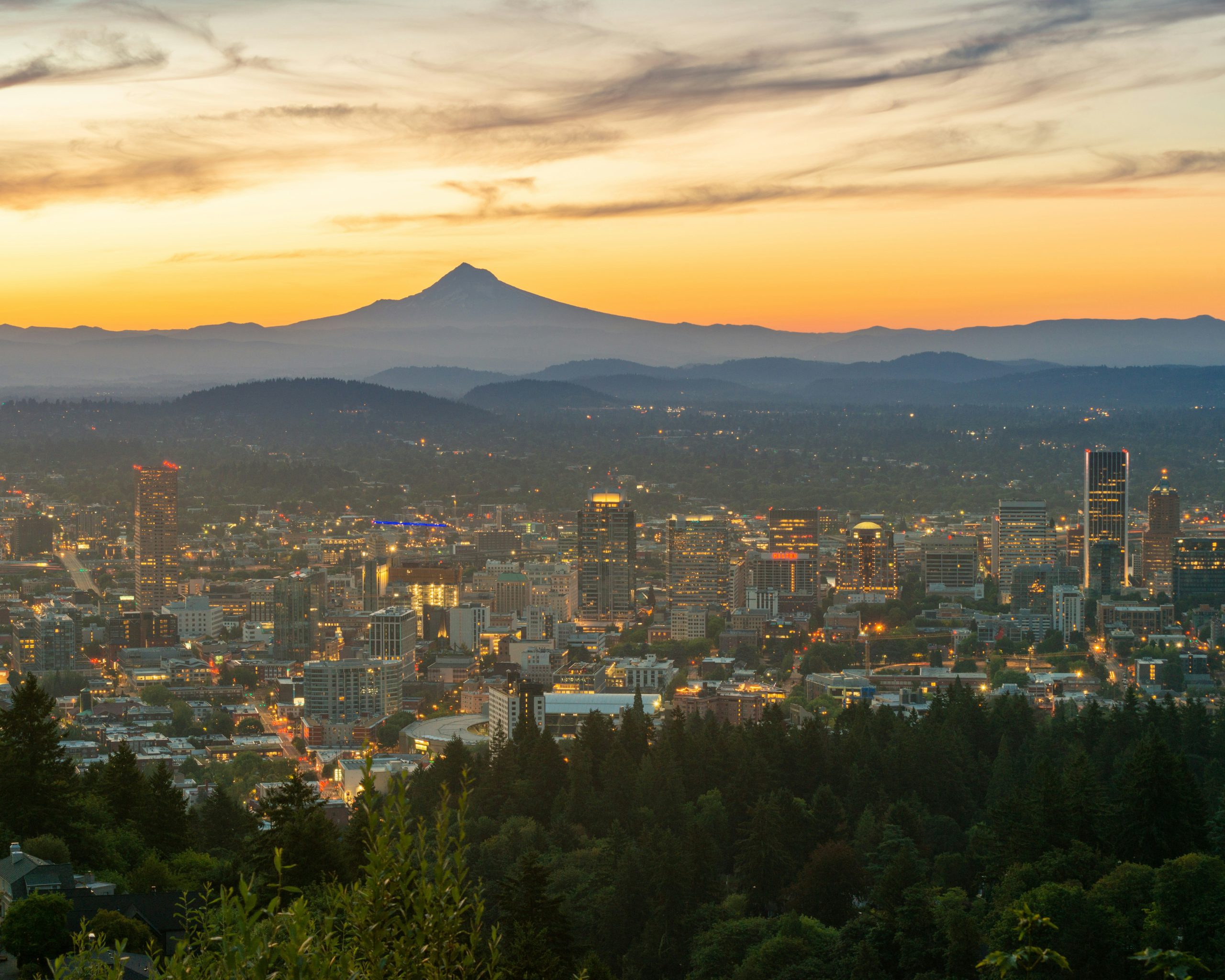 Portland, Oregon skyline with mountain in background
